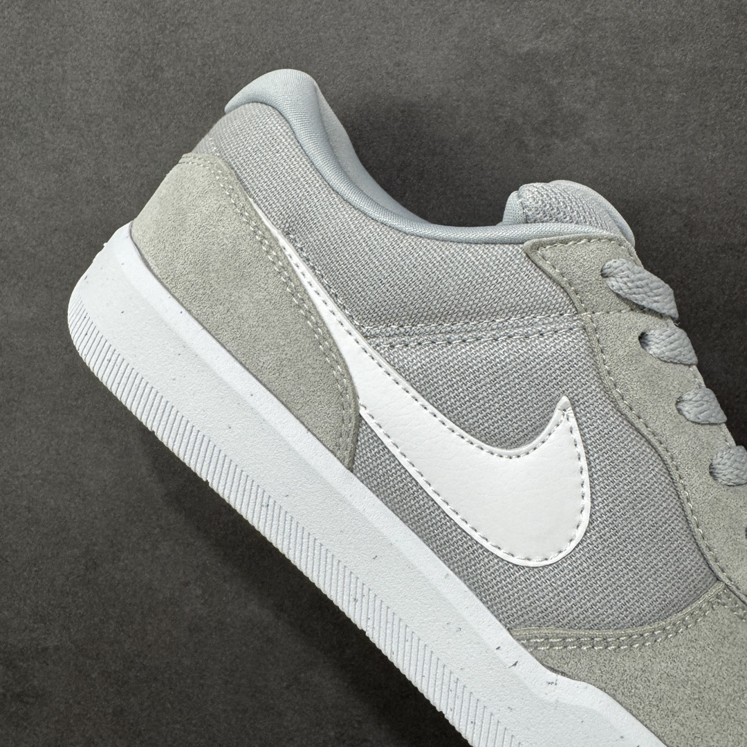 图片[6]-【公司级】Nike SB Force 58 是一款结合了经典篮球元素与滑板功能的鞋款。鞋身采用帆布、麂皮与冲孔细节，致敬传统篮球风格，呈现出复古又时尚的外观。加厚鞋舌设计提升穿着舒适度，内侧弹性衬布提供稳固贴合感，即使鞋带松脱也能保持鞋子贴合脚型。全新杯式外底设计兼顾耐久性与灵活性，减少磨合时间，提升滑板体验。鞋底Tri-Star纹理提供出色的抓地力和灵敏脚感。 货号：CZ2959-003 尺码：36 36.5 37.5 38 38.5 39 40 40.5 41 42 42.5 43 44 45 编码：XSB220230-选品中心