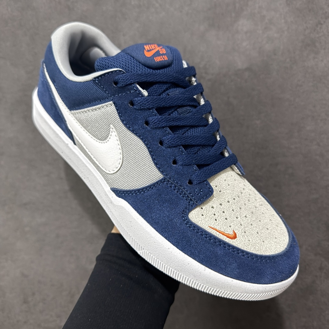 图片[3]-【公司级】Nike SB Force 58 是一款结合了经典篮球元素与滑板功能的鞋款。鞋身采用帆布、麂皮与冲孔细节，致敬传统篮球风格，呈现出复古又时尚的外观。加厚鞋舌设计提升穿着舒适度，内侧弹性衬布提供稳固贴合感，即使鞋带松脱也能保持鞋子贴合脚型。全新杯式外底设计兼顾耐久性与灵活性，减少磨合时间，提升滑板体验。鞋底Tri-Star纹理提供出色的抓地力和灵敏脚感。 货号：CZ2959-403 尺码：36 36.5 37.5 38 38.5 39 40 40.5 41 42 42.5 43 44 45 编码：XSB220230-选品中心