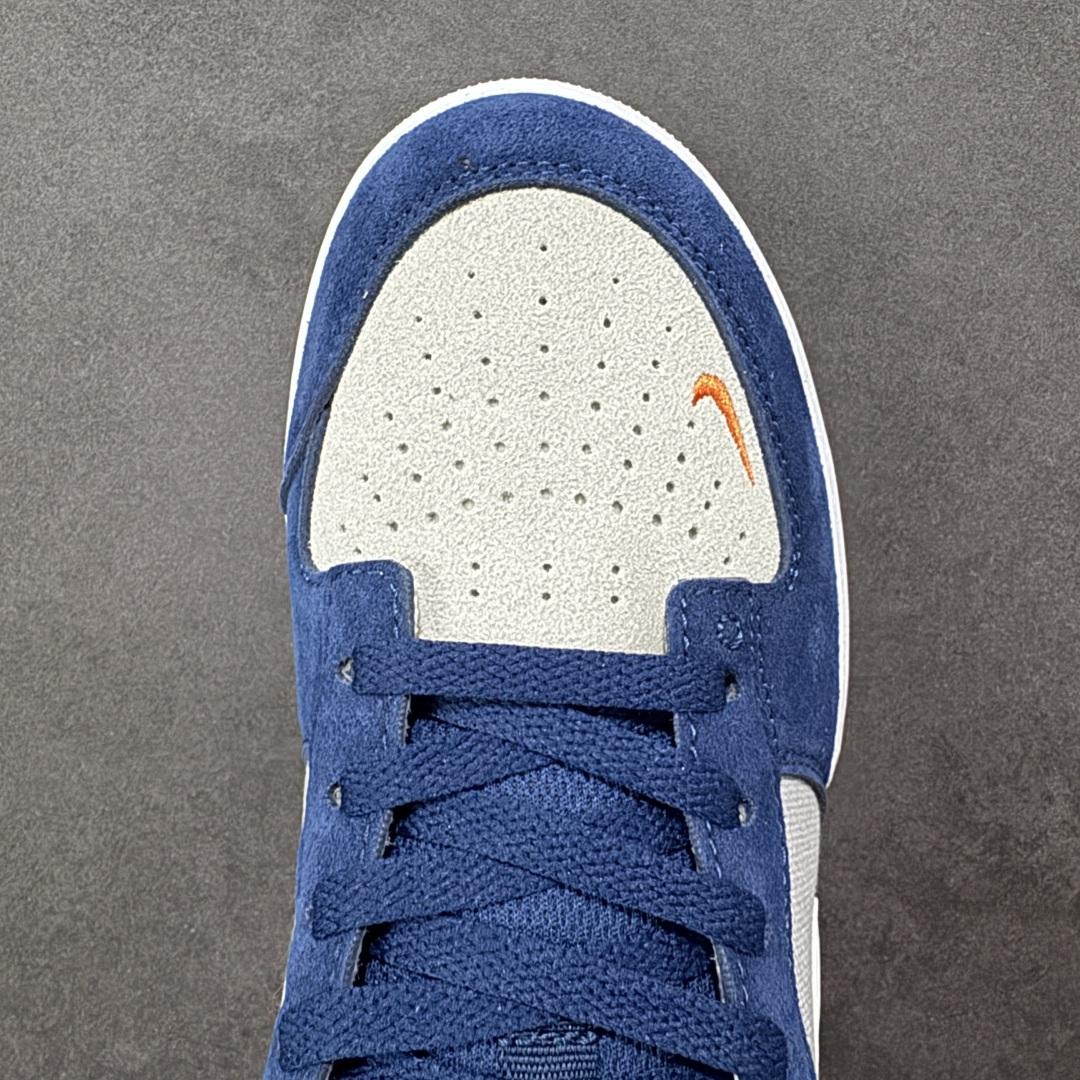 图片[8]-【公司级】Nike SB Force 58 是一款结合了经典篮球元素与滑板功能的鞋款。鞋身采用帆布、麂皮与冲孔细节，致敬传统篮球风格，呈现出复古又时尚的外观。加厚鞋舌设计提升穿着舒适度，内侧弹性衬布提供稳固贴合感，即使鞋带松脱也能保持鞋子贴合脚型。全新杯式外底设计兼顾耐久性与灵活性，减少磨合时间，提升滑板体验。鞋底Tri-Star纹理提供出色的抓地力和灵敏脚感。 货号：CZ2959-403 尺码：36 36.5 37.5 38 38.5 39 40 40.5 41 42 42.5 43 44 45 编码：XSB220230-选品中心