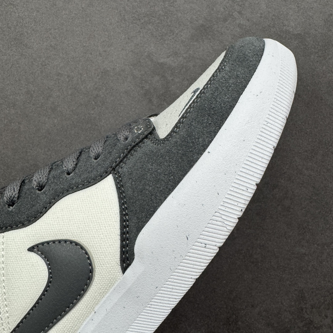 图片[5]-【公司级】Nike SB Force 58 是一款结合了经典篮球元素与滑板功能的鞋款。鞋身采用帆布、麂皮与冲孔细节，致敬传统篮球风格，呈现出复古又时尚的外观。加厚鞋舌设计提升穿着舒适度，内侧弹性衬布提供稳固贴合感，即使鞋带松脱也能保持鞋子贴合脚型。全新杯式外底设计兼顾耐久性与灵活性，减少磨合时间，提升滑板体验。鞋底Tri-Star纹理提供出色的抓地力和灵敏脚感。 货号：DV5477-001 尺码：36 36.5 37.5 38 38.5 39 40 40.5 41 42 42.5 43 44 45 编码：XSB220230-选品中心