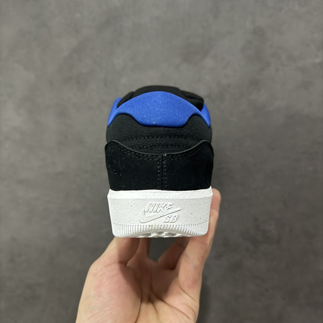 图片[4]-【公司级】Nike SB Force 58 是一款结合了经典篮球元素与滑板功能的鞋款。鞋身采用帆布、麂皮与冲孔细节，致敬传统篮球风格，呈现出复古又时尚的外观。加厚鞋舌设计提升穿着舒适度，内侧弹性衬布提供稳固贴合感，即使鞋带松脱也能保持鞋子贴合脚型。全新杯式外底设计兼顾耐久性与灵活性，减少磨合时间，提升滑板体验。鞋底Tri-Star纹理提供出色的抓地力和灵敏脚感。 货号：CZ2959-002 尺码：36 36.5 37.5 38 38.5 39 40 40.5 41 42 42.5 43 44 45 编码：XSB220230-选品中心