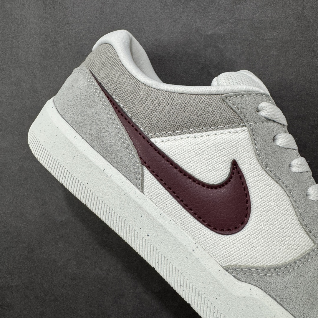 图片[6]-【公司级】Nike SB Force 58 是一款结合了经典篮球元素与滑板功能的鞋款。鞋身采用帆布、麂皮与冲孔细节，致敬传统篮球风格，呈现出复古又时尚的外观。加厚鞋舌设计提升穿着舒适度，内侧弹性衬布提供稳固贴合感，即使鞋带松脱也能保持鞋子贴合脚型。全新杯式外底设计兼顾耐久性与灵活性，减少磨合时间，提升滑板体验。鞋底Tri-Star纹理提供出色的抓地力和灵敏脚感。 货号：FQ7637-001 尺码：36 36.5 37.5 38 38.5 39 40 40.5 41 42 42.5 43 44 45 编码：XSB220230-选品中心