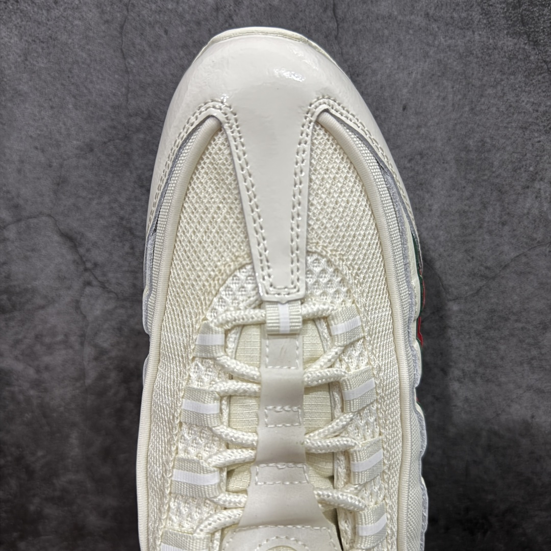 图片[5]-【小绿x/EM纯原】外贸超人气顶流单品 纯原版 UNDEFEATED x NK Air Max 95 \” Black \” 五道杠联名款低帮休闲运动鞋 IB4453-100 重金原鞋购入 独家私模 原版定制五金辅料 外贸平台充Z 高端零售专供品质 尺码：36 37.5 38 38.5 39 40 40.5 41 42 42.5 43 44 44.5 45 46 47.5 相信大家对于当年UNDEFEATED x Air Max 97 还记忆犹新，绿红色调的串标设计在当年掀起了一股潮流，市价翻倍一鞋难求的发售盛况至今依然难忘 而这一经典设计回归，UNDEFEATED 将再次同 Air Max 家族展开合作，基于Air Max 95 鞋型打造全新的联名 联名独有的串标元素及金属质感 Swoosh，整体既简洁清新，又释放出独树一帜的辨识度！-选品中心