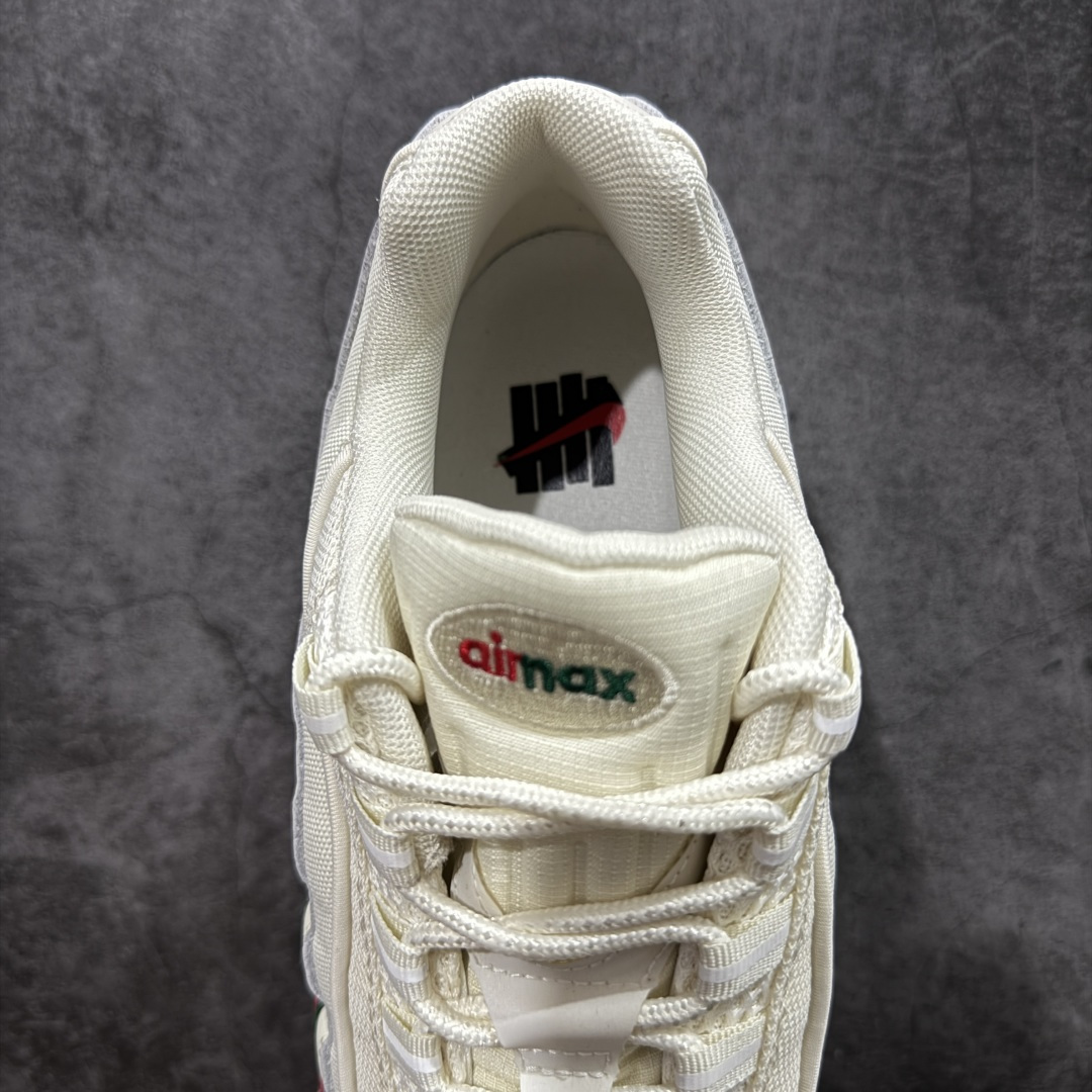 图片[8]-【小绿x/EM纯原】外贸超人气顶流单品 纯原版 UNDEFEATED x NK Air Max 95 \” Black \” 五道杠联名款低帮休闲运动鞋 IB4453-100 重金原鞋购入 独家私模 原版定制五金辅料 外贸平台充Z 高端零售专供品质 尺码：36 37.5 38 38.5 39 40 40.5 41 42 42.5 43 44 44.5 45 46 47.5 相信大家对于当年UNDEFEATED x Air Max 97 还记忆犹新，绿红色调的串标设计在当年掀起了一股潮流，市价翻倍一鞋难求的发售盛况至今依然难忘 而这一经典设计回归，UNDEFEATED 将再次同 Air Max 家族展开合作，基于Air Max 95 鞋型打造全新的联名 联名独有的串标元素及金属质感 Swoosh，整体既简洁清新，又释放出独树一帜的辨识度！-选品中心