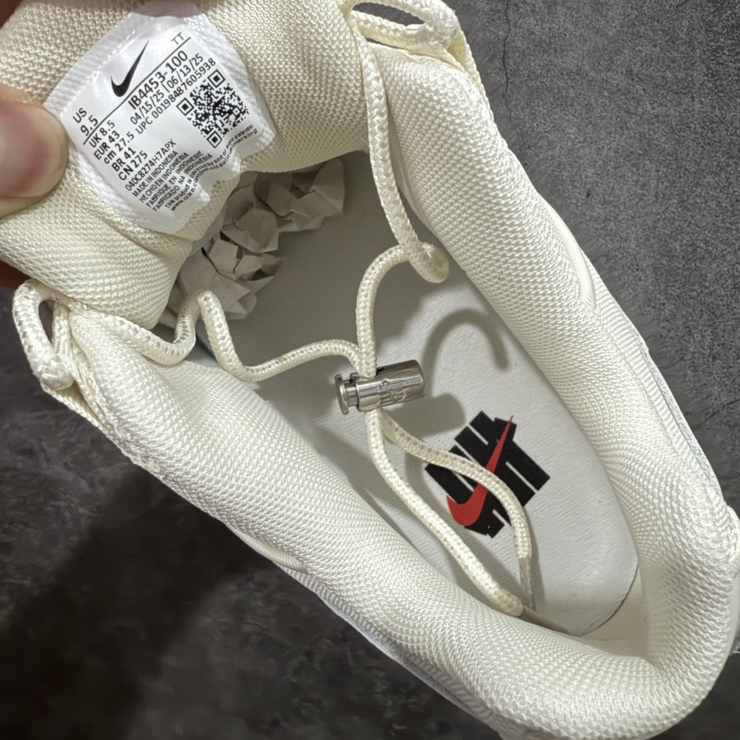 图片[7]-【小绿x/EM纯原】外贸超人气顶流单品 纯原版 UNDEFEATED x NK Air Max 95 \” Black \” 五道杠联名款低帮休闲运动鞋 IB4453-100 重金原鞋购入 独家私模 原版定制五金辅料 外贸平台充Z 高端零售专供品质 尺码：36 37.5 38 38.5 39 40 40.5 41 42 42.5 43 44 44.5 45 46 47.5 相信大家对于当年UNDEFEATED x Air Max 97 还记忆犹新，绿红色调的串标设计在当年掀起了一股潮流，市价翻倍一鞋难求的发售盛况至今依然难忘 而这一经典设计回归，UNDEFEATED 将再次同 Air Max 家族展开合作，基于Air Max 95 鞋型打造全新的联名 联名独有的串标元素及金属质感 Swoosh，整体既简洁清新，又释放出独树一帜的辨识度！-选品中心