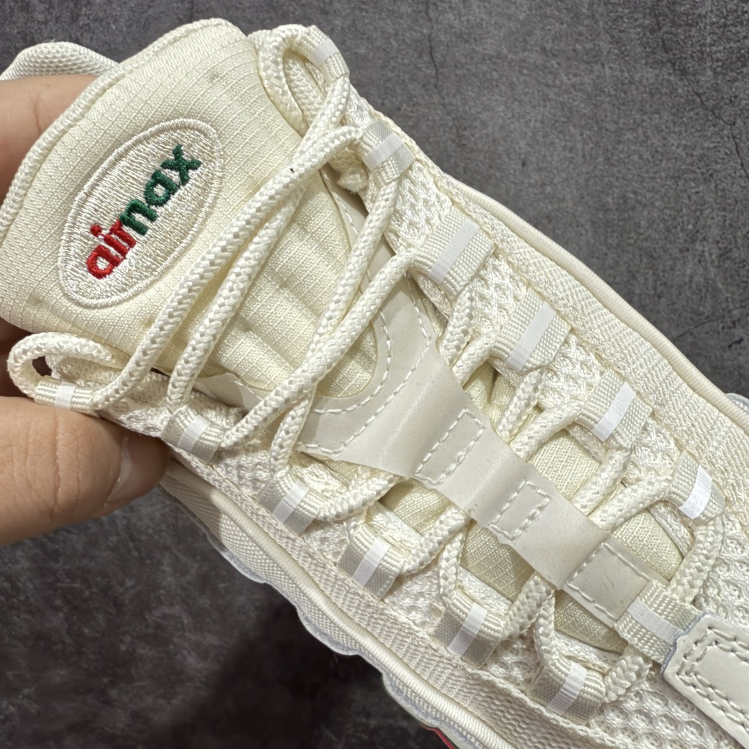 图片[6]-【小绿x/EM纯原】外贸超人气顶流单品 纯原版 UNDEFEATED x NK Air Max 95 \” Black \” 五道杠联名款低帮休闲运动鞋 IB4453-100 重金原鞋购入 独家私模 原版定制五金辅料 外贸平台充Z 高端零售专供品质 尺码：36 37.5 38 38.5 39 40 40.5 41 42 42.5 43 44 44.5 45 46 47.5 相信大家对于当年UNDEFEATED x Air Max 97 还记忆犹新，绿红色调的串标设计在当年掀起了一股潮流，市价翻倍一鞋难求的发售盛况至今依然难忘 而这一经典设计回归，UNDEFEATED 将再次同 Air Max 家族展开合作，基于Air Max 95 鞋型打造全新的联名 联名独有的串标元素及金属质感 Swoosh，整体既简洁清新，又释放出独树一帜的辨识度！-选品中心