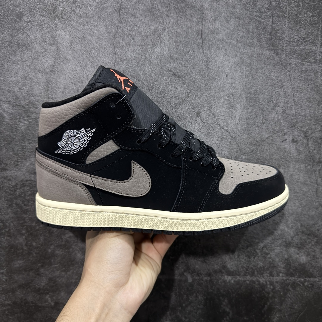 【纯原K版】Air Jordan AJ1 Mid 中帮 黑棕 IB7110-002 原厂内置全掌气垫 A模大底 头层小牛皮 鞋舌AJ原厂专用牛津布+AJ专用反口珍珠布+原厂无杂质高弹内里海棉 特殊封边弹力鞋带 全网唯一头层牛皮 原鞋开模 拒绝公底 购置公司同步原材料 原汁原味 忠于原版‼️ 尺码：36 36.5 37.5 38 38.5 39 40 40.5 41 42 42.5 43 44 44.5 45 46 47.5-选品中心