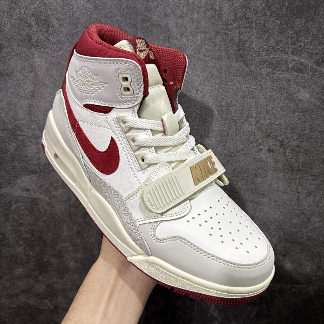 图片[3]-【纯原N版】 Air Jordan Legacy AJ312 三合一魔术贴板鞋 高帮 CNY马年限定白灰红 IQ9785-161 鞋身采用了皮革材质打造 横跨鞋面的魔术贴十分吸睛 侧面的Swoosh Logo的一部分被鞋面遮挡了一部分 颇具玩味 魔术贴上标有NK标识 而鞋舌上是Jordan的经典飞翼Logo 后跟和鞋底均采用了Air Jordan 3 的设计 后跟上同样也使用了经典的爆裂纹图案 尺码：36 36.5 37.5 38 38.5 39 40 40.5 41 42 42.5 43 44 44.5 45 46 47.5-选品中心