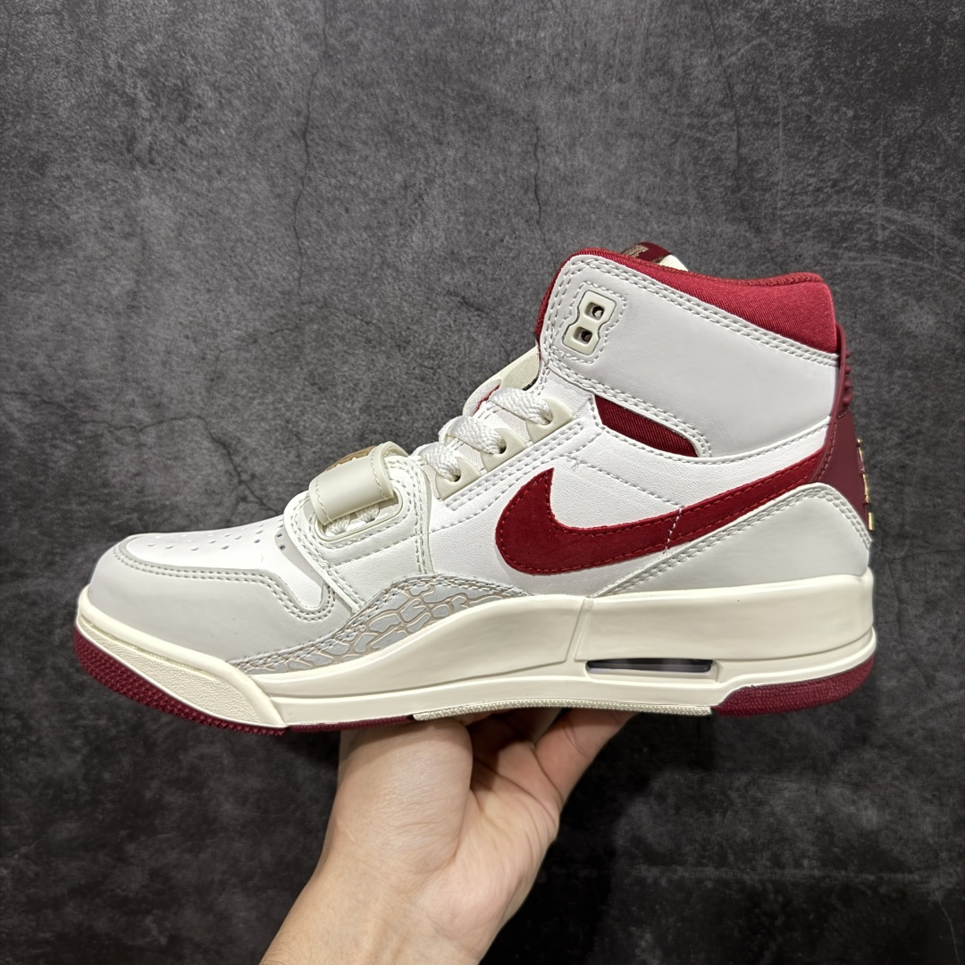 图片[2]-【纯原N版】 Air Jordan Legacy AJ312 三合一魔术贴板鞋 高帮 CNY马年限定白灰红 IQ9785-161 鞋身采用了皮革材质打造 横跨鞋面的魔术贴十分吸睛 侧面的Swoosh Logo的一部分被鞋面遮挡了一部分 颇具玩味 魔术贴上标有NK标识 而鞋舌上是Jordan的经典飞翼Logo 后跟和鞋底均采用了Air Jordan 3 的设计 后跟上同样也使用了经典的爆裂纹图案 尺码：36 36.5 37.5 38 38.5 39 40 40.5 41 42 42.5 43 44 44.5 45 46 47.5-选品中心