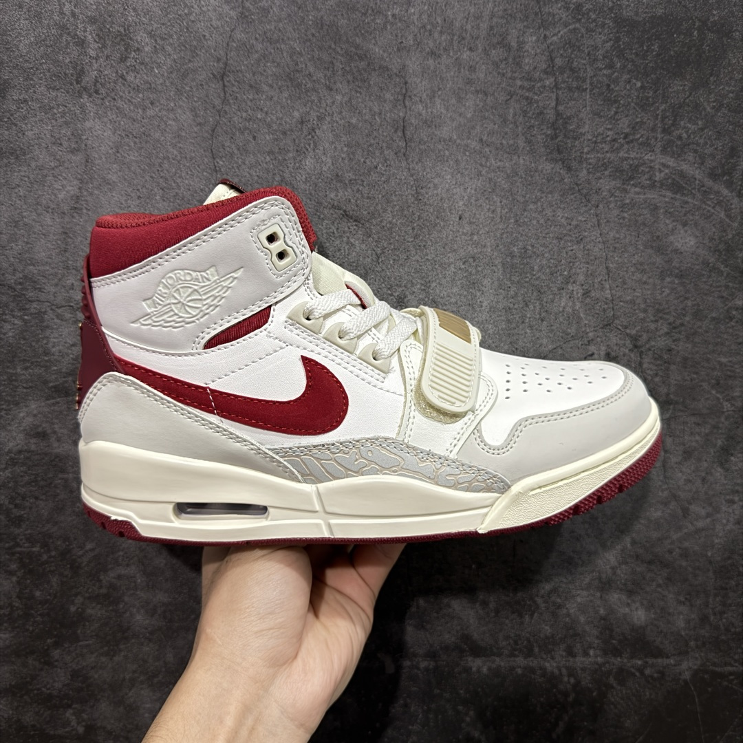 【纯原N版】 Air Jordan Legacy AJ312 三合一魔术贴板鞋 高帮 CNY马年限定白灰红 IQ9785-161 鞋身采用了皮革材质打造 横跨鞋面的魔术贴十分吸睛 侧面的Swoosh Logo的一部分被鞋面遮挡了一部分 颇具玩味 魔术贴上标有NK标识 而鞋舌上是Jordan的经典飞翼Logo 后跟和鞋底均采用了Air Jordan 3 的设计 后跟上同样也使用了经典的爆裂纹图案 尺码：36 36.5 37.5 38 38.5 39 40 40.5 41 42 42.5 43 44 44.5 45 46 47.5-选品中心