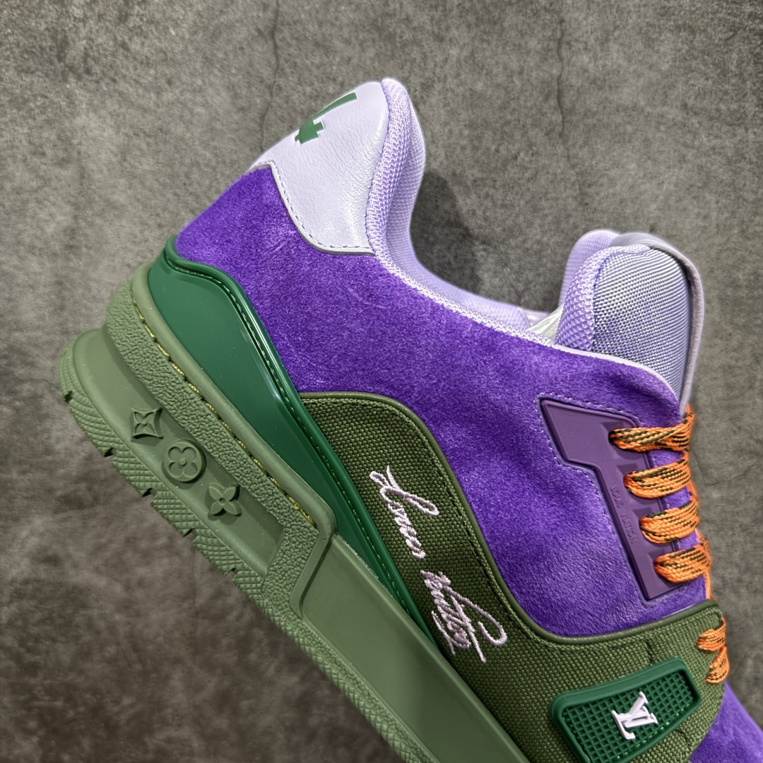 图片[7]-【YS纯原顶级版】顶级莞产 LOUIS VUITTON 路易威登 LV Trainer 牛皮革 拼接绿紫色 ✦ 原楦原纸版开模，鞋型立体饱满 ✦ 零毛边、零溢胶、零线头瑕疵 ✦ 细节与原版一致 区分市面通货 ✦ 多层叠片＋电脑针车，针距密度一致 ✦ Monogram浮雕＋3D高频压纹 ✦ 多密度发泡中底：支撑回弹媲美专柜 ✦ 原装橡胶大底：含胶量高、纹路深、双拼接零偏差 ✦ ZP级原装包装：专柜款鞋盒＋防尘袋＋说明书 尺码：39-45-选品中心