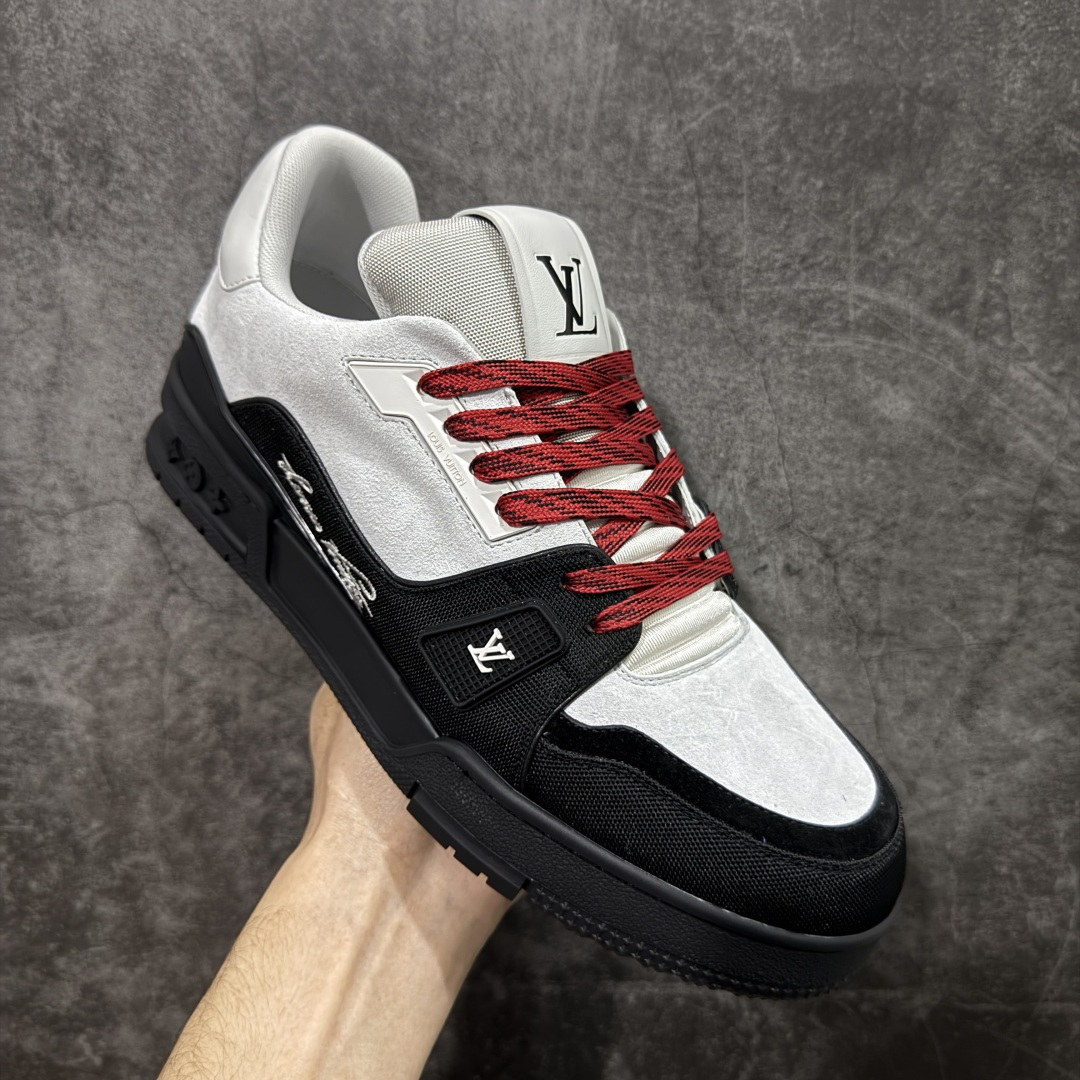 图片[3]-【YS纯原顶级版】顶级莞产 LOUIS VUITTON 路易威登 LV Trainer 牛皮革 拼接黑绿 ✦ 原楦原纸版开模，鞋型立体饱满 ✦ 零毛边、零溢胶、零线头瑕疵 ✦ 细节与原版一致 区分市面通货 ✦ 多层叠片＋电脑针车，针距密度一致 ✦ Monogram浮雕＋3D高频压纹 ✦ 多密度发泡中底：支撑回弹媲美专柜 ✦ 原装橡胶大底：含胶量高、纹路深、双拼接零偏差 ✦ ZP级原装包装：专柜款鞋盒＋防尘袋＋说明书 尺码：39-45-选品中心