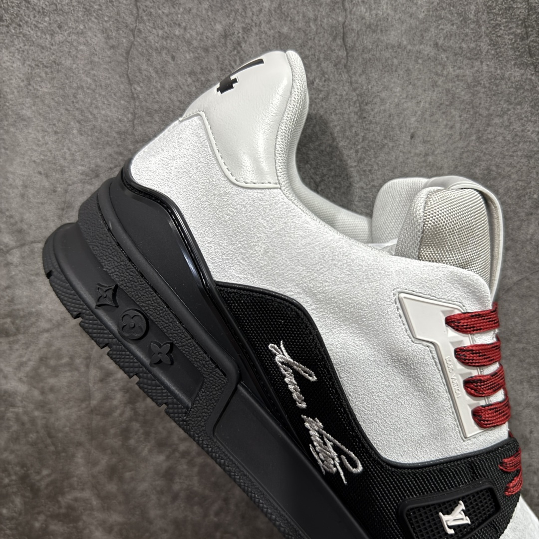 图片[7]-【YS纯原顶级版】顶级莞产 LOUIS VUITTON 路易威登 LV Trainer 牛皮革 拼接黑绿 ✦ 原楦原纸版开模，鞋型立体饱满 ✦ 零毛边、零溢胶、零线头瑕疵 ✦ 细节与原版一致 区分市面通货 ✦ 多层叠片＋电脑针车，针距密度一致 ✦ Monogram浮雕＋3D高频压纹 ✦ 多密度发泡中底：支撑回弹媲美专柜 ✦ 原装橡胶大底：含胶量高、纹路深、双拼接零偏差 ✦ ZP级原装包装：专柜款鞋盒＋防尘袋＋说明书 尺码：39-45-选品中心