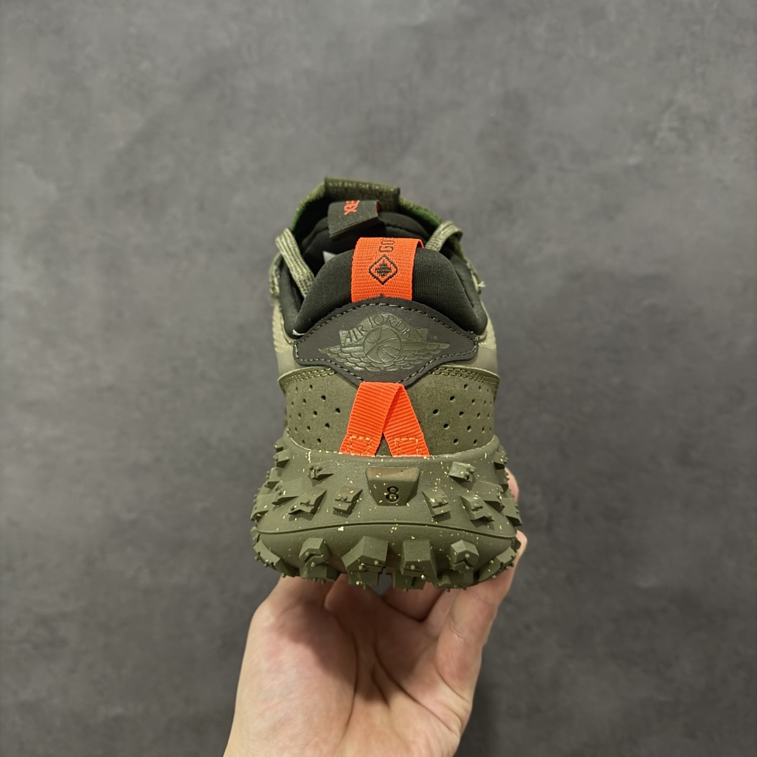 图片[4]-【公司级】Air Jordan 1 Low Element \”Gore-Tex\” AJ1 乔1 多功能户外休闲篮球鞋   #以 AJ1 Low 为蓝本，但是几乎彻底改造为专为户外设计的战靴，后跟拥有 GORE-TEX 标签加持，确保户外性能。  #鞋面追加更多橡胶保护，同时防水防尘。外底全部覆盖大橡胶鞋钉，带来更强的野外抓地力。 货号： FV4227-201  尺码：40 40.5 41 42 42.5 43 44 44.5 45 编码：JJB280290-选品中心