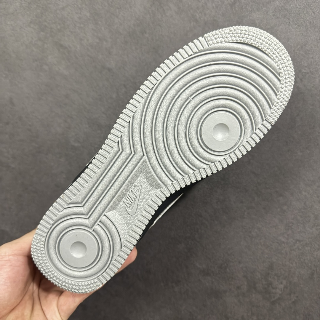 图片[9]-【定制版】Nike Air Force 1 \’07 Low 空军一号低帮运动板鞋 镭射黑灰 原楦头原纸板 清洁度完美 全掌内置蜂窝气垫 中底钢印、拉帮完美 货号：FZ0627-010 尺码：36 36.5 37.5 38 38.5 39 40 40.5 41 42 42.5 43 44 44.5 45 编码：LNHB310320-选品中心