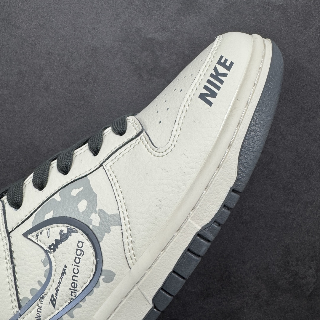 高端定制Nike SB Dunk Low “巴黎世家联名------白灰印花” 高端定制 低帮休闲板鞋 