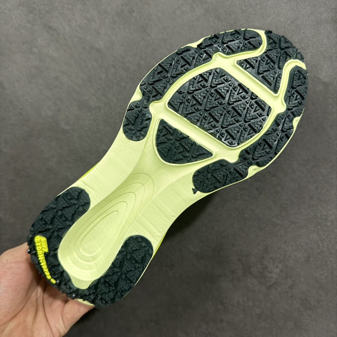 图片[9]-【公司级】Nike VOMERO 18 GTX 耐克 舒适减震防滑 低帮跑步鞋 全掌ReactX泡绵中底 前掌和后跟还配备了Air Zoom气垫单元 据说跑起来更快更舒适哦 这次最大的升级点 首次引入了ReactX泡绵 货号：HQ7002-300 尺码：36-46带半码-选品中心