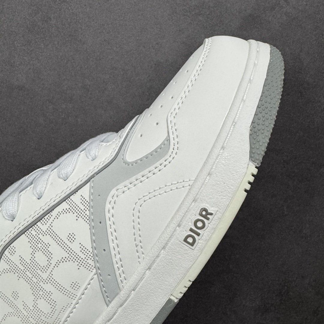 图片[5]-【YH扫描版本】DIOR B27 Low \’Dior Oblique Galaxy 迪奥 低帮 牛皮织物徽标印花低邦休闲板鞋 这款B27低帮运动鞋是该系列新品，延续Dior的经典款式。采用灰色光滑牛皮革精心制作，侧面饰以米色和黑色Obliquex印花镶片；\”CD Lcons\”造型的鞋带孔眼巧妙精致，双色橡胶鞋底、后侧鞋口和鞋跟处均带有品牌标志性细节，提升格调。时尚百搭，可为各式造型增光添彩。 货号：3SN272ZIR16536 尺码：38 39 40 41 42 43 44 45 46 编码：XSB270280-选品中心