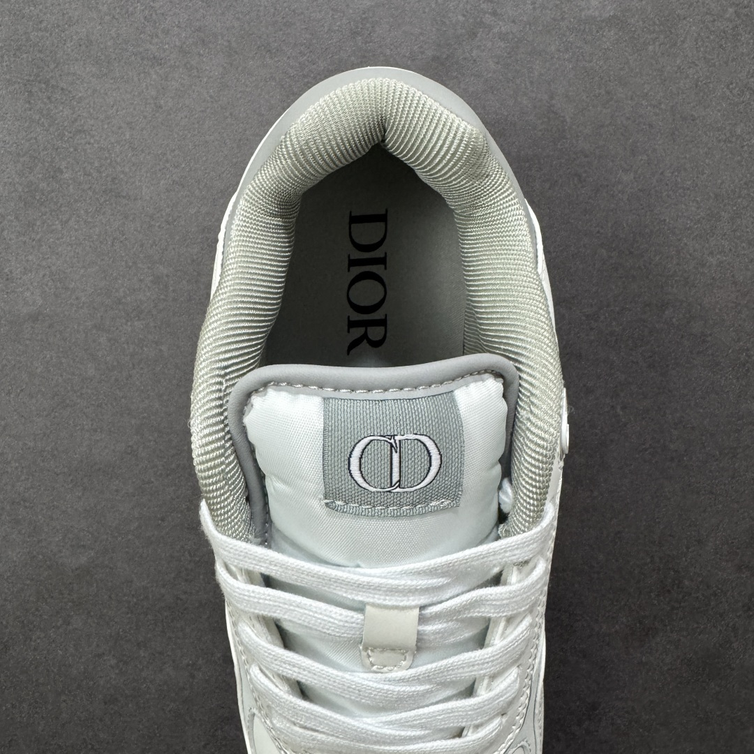 图片[7]-【YH扫描版本】DIOR B27 Low \’Dior Oblique Galaxy 迪奥 低帮 牛皮织物徽标印花低邦休闲板鞋 这款B27低帮运动鞋是该系列新品，延续Dior的经典款式。采用灰色光滑牛皮革精心制作，侧面饰以米色和黑色Obliquex印花镶片；\”CD Lcons\”造型的鞋带孔眼巧妙精致，双色橡胶鞋底、后侧鞋口和鞋跟处均带有品牌标志性细节，提升格调。时尚百搭，可为各式造型增光添彩。 货号：3SN272ZIR16536 尺码：38 39 40 41 42 43 44 45 46 编码：XSB270280-选品中心