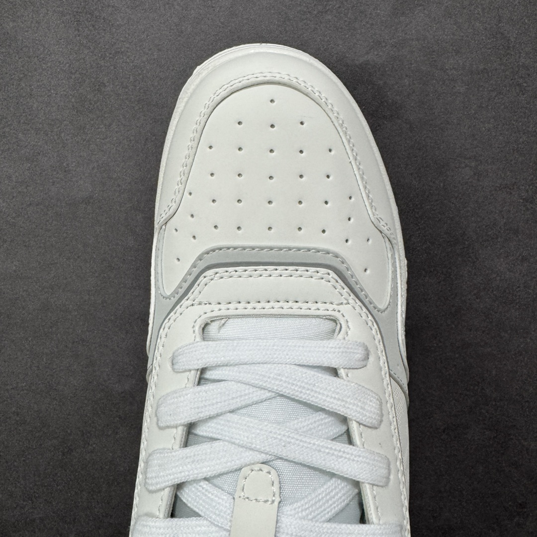 图片[8]-【YH扫描版本】DIOR B27 Low \’Dior Oblique Galaxy 迪奥 低帮 牛皮织物徽标印花低邦休闲板鞋 这款B27低帮运动鞋是该系列新品，延续Dior的经典款式。采用灰色光滑牛皮革精心制作，侧面饰以米色和黑色Obliquex印花镶片；\”CD Lcons\”造型的鞋带孔眼巧妙精致，双色橡胶鞋底、后侧鞋口和鞋跟处均带有品牌标志性细节，提升格调。时尚百搭，可为各式造型增光添彩。 货号：3SN272ZIR16536 尺码：38 39 40 41 42 43 44 45 46 编码：XSB270280-选品中心