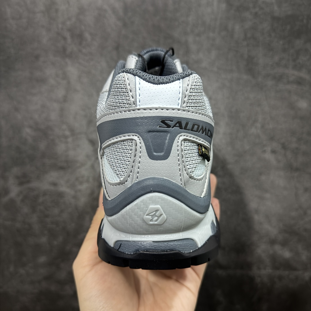 图片[4]-【巅峰升级版】Salomon XT-QUEST ADV 萨洛蒙情侣款户外机能鞋 灰绿色 491276 全新工厂出品 升级品质 全鞋改进为原厂一致材料打造 全新修长鞋型 版型正 全新玻璃冲刀 清洁度提升 中底带数字钢印 网面与鞋头材料校对一致无色差 鞋盒同步原版牛皮纸鞋盒 鞋头处添加☯️太极标 细节多次修改校正 坚持同步原版无差别 终端优势供应 尺码：36 36.5 37.5 38 38.5 39 40 40.5 41 42 42.5 43 44 44.5 45-选品中心