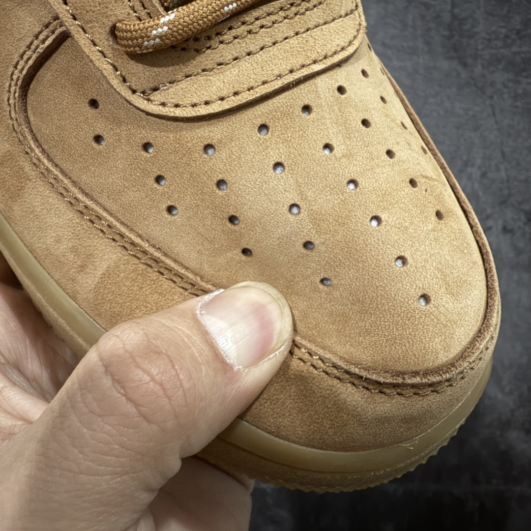 图片[4]-【XE纯原版】NK Air Force 1 Low 07 LV8 \”Wheat Flax\” 空军一号低帮 小麦色 CJ9179-200 全鞋原厂麂皮鞋面打造 原楦头原纸板 纯正空军版型 全掌内置蜂窝气垫 原盒配件 原厂中底钢印、拉帮完美 尺码：36 36.5 37.5 38 38.5 39 40 40.5 41 42 42.5 43 44 44.5 45 46-选品中心