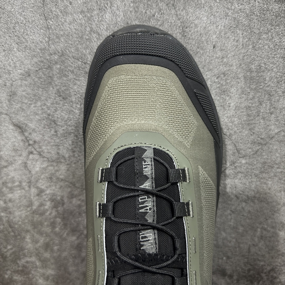 图片[5]-【莞产纯原版】可隆KOLON SPORT Move Alpha Lite舒适柔软 防水支撑轻便回弹 低帮 徒步鞋 黑绿色 脚感软到像踩云朵☁️—鞋面柔软贴合脚型，走石子路也不硌脚；防滑V黄金大底纹路深似锯齿，泥地、陡坡都稳稳拿捏，下雨天也不怕打滑。黑色耐脏又百搭，日常穿去上班是低调质感，进山徒步是可靠装备，从城市到山野，一双鞋承包所有 “出走计划” 尺码：39-45-选品中心