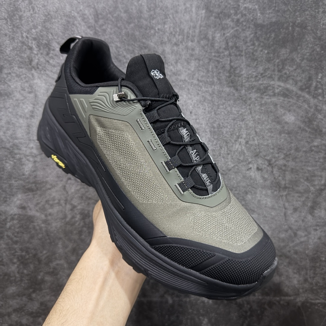 图片[3]-【莞产纯原版】可隆KOLON SPORT Move Alpha Lite舒适柔软 防水支撑轻便回弹 低帮 徒步鞋 黑绿色 脚感软到像踩云朵☁️—鞋面柔软贴合脚型，走石子路也不硌脚；防滑V黄金大底纹路深似锯齿，泥地、陡坡都稳稳拿捏，下雨天也不怕打滑。黑色耐脏又百搭，日常穿去上班是低调质感，进山徒步是可靠装备，从城市到山野，一双鞋承包所有 “出走计划” 尺码：39-45-选品中心