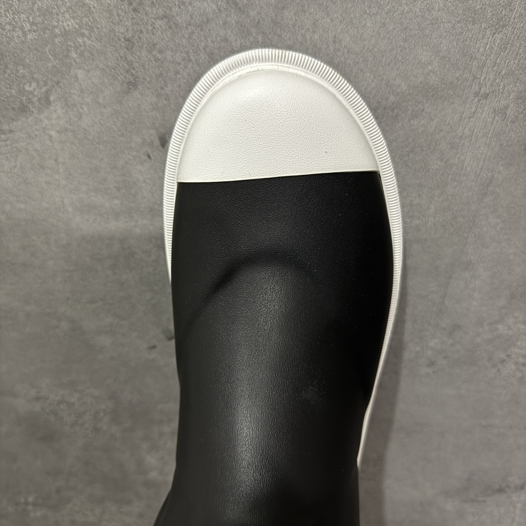 图片[5]-【广东纯原版】Chanel 香奈儿爆款雨靴 全新升级无缝接版本 太好看了，设计风格洋气时尚百搭、超显腿瘦，日常穿搭特时髦 搭什么都不会错 本季必买！谁穿谁美 材料非常有质感很高级！脚感超级柔软舒适 – MATERIAL 🙆TPU#材质 尺码：35-40-选品中心