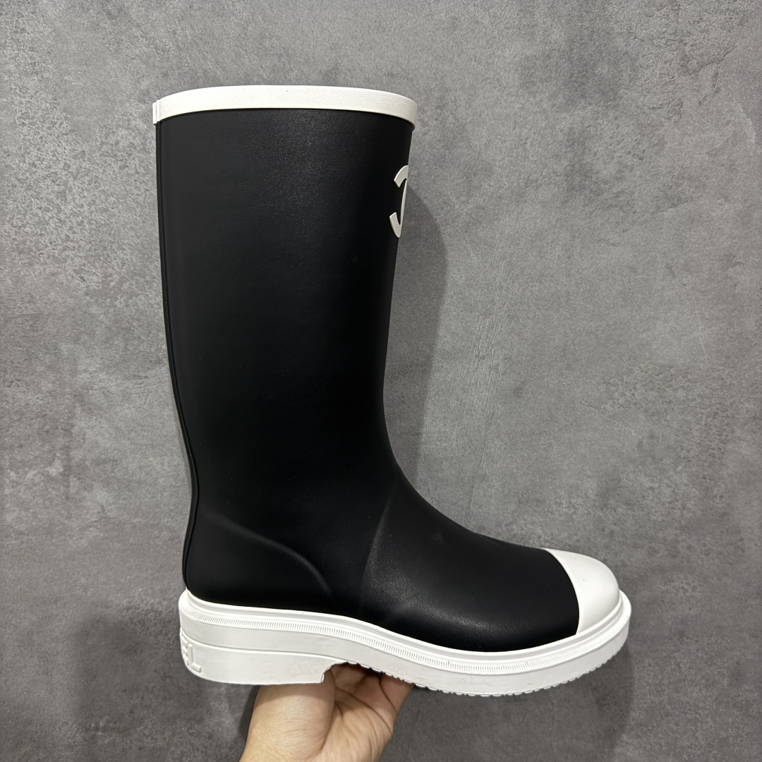 【广东纯原版】Chanel 香奈儿爆款雨靴 全新升级无缝接版本 太好看了，设计风格洋气时尚百搭、超显腿瘦，日常穿搭特时髦 搭什么都不会错 本季必买！谁穿谁美 材料非常有质感很高级！脚感超级柔软舒适 – MATERIAL 🙆TPU#材质 尺码：35-40-选品中心