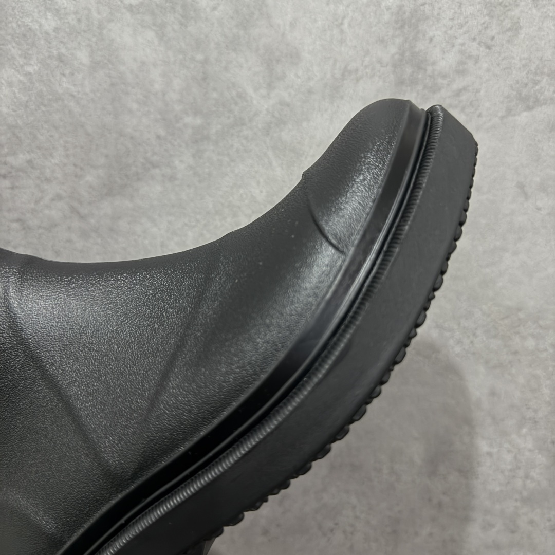 图片[6]-【广东纯原版】Chanel 香奈儿爆款雨靴 全新升级无缝接版本 太好看了，设计风格洋气时尚百搭、超显腿瘦，日常穿搭特时髦 搭什么都不会错 本季必买！谁穿谁美 材料非常有质感很高级！脚感超级柔软舒适 – MATERIAL 🙆TPU#材质 尺码：35-40-选品中心