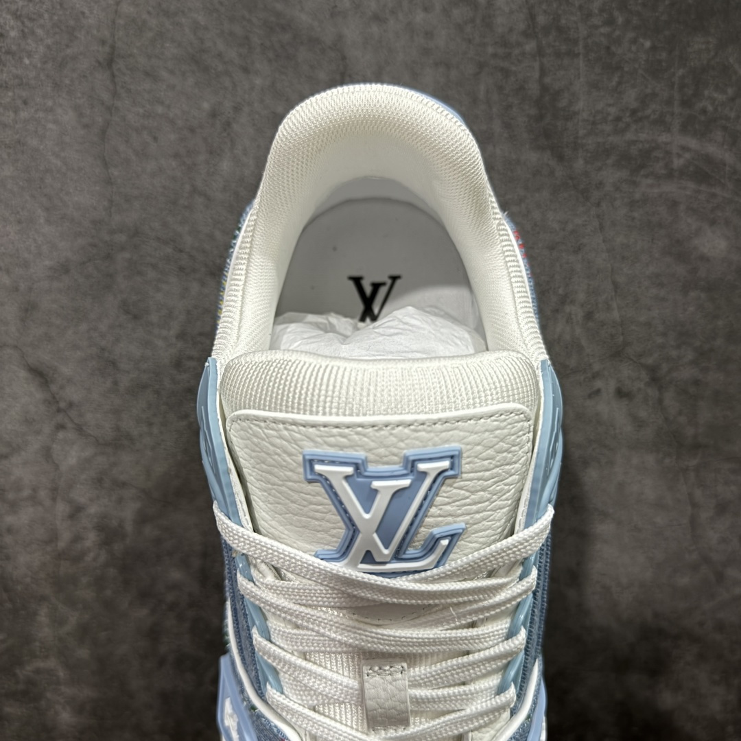 图片[8]-【YS纯原】广奢高端货 LOUIS VUITTON 路易威登 LV Trainer 休闲板鞋 ✦ 原楦原纸版开模，鞋型立体饱满 ✦ 零毛边、零溢胶、零线头瑕疵 ✦ 细节与原版一致 区分市面通货 ✦ 多层叠片＋电脑针车，针距密度一致 ✦ Monogram浮雕＋3D高频压纹 ✦ 多密度发泡中底：支撑回弹媲美专柜 ✦ 原装橡胶大底：含胶量高、纹路深、双拼接零偏差 ✦ ZP级原装包装：专柜款鞋盒＋防尘袋＋说明书 尺码：39-45-选品中心