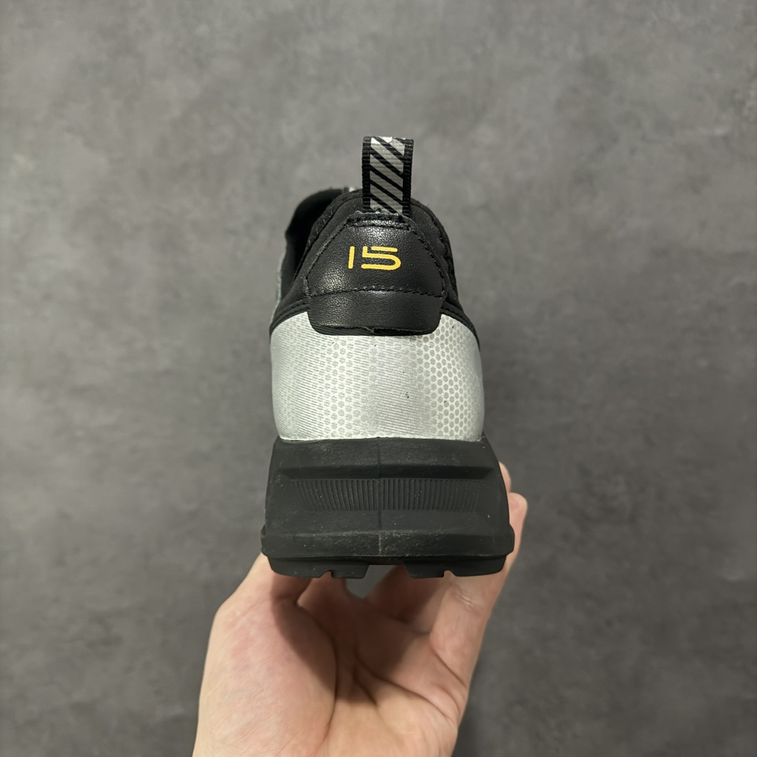 图片[4]-【公司级】ECCO爱步纽扣新款运动鞋男2025年新款低帮小白鞋 高尔夫健步C4 130424-51227 面料臻选小牛皮材质 鞋口袜套做法 包裹性舒适性特别好 核心科技大底PU/TPU组合（轻便 Q弹） 减震效果很赞 上脚超级舒服！ 尺码：39-44 编码：XYC350360-选品中心