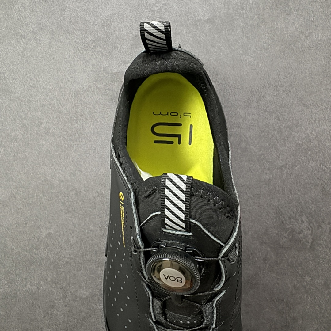 图片[8]-【公司级】ECCO爱步纽扣新款运动鞋男2025年新款低帮小白鞋 高尔夫健步C4 130424-51227 面料臻选小牛皮材质 鞋口袜套做法 包裹性舒适性特别好 核心科技大底PU/TPU组合（轻便 Q弹） 减震效果很赞 上脚超级舒服！ 尺码：39-44 编码：XYC350360-选品中心