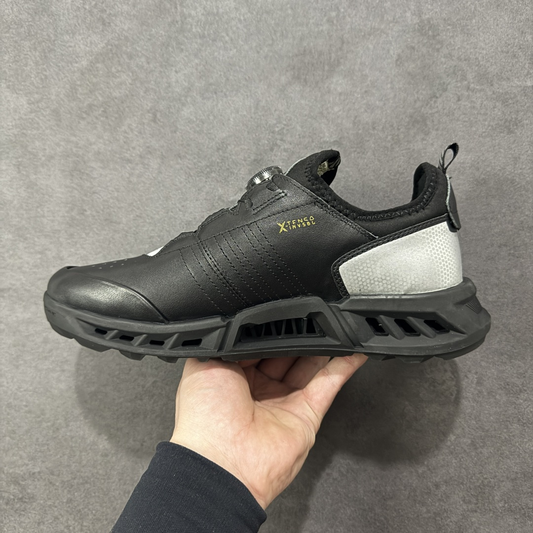 图片[2]-【公司级】ECCO爱步纽扣新款运动鞋男2025年新款低帮小白鞋 高尔夫健步C4 130424-51227 面料臻选小牛皮材质 鞋口袜套做法 包裹性舒适性特别好 核心科技大底PU/TPU组合（轻便 Q弹） 减震效果很赞 上脚超级舒服！ 尺码：39-44 编码：XYC350360-选品中心