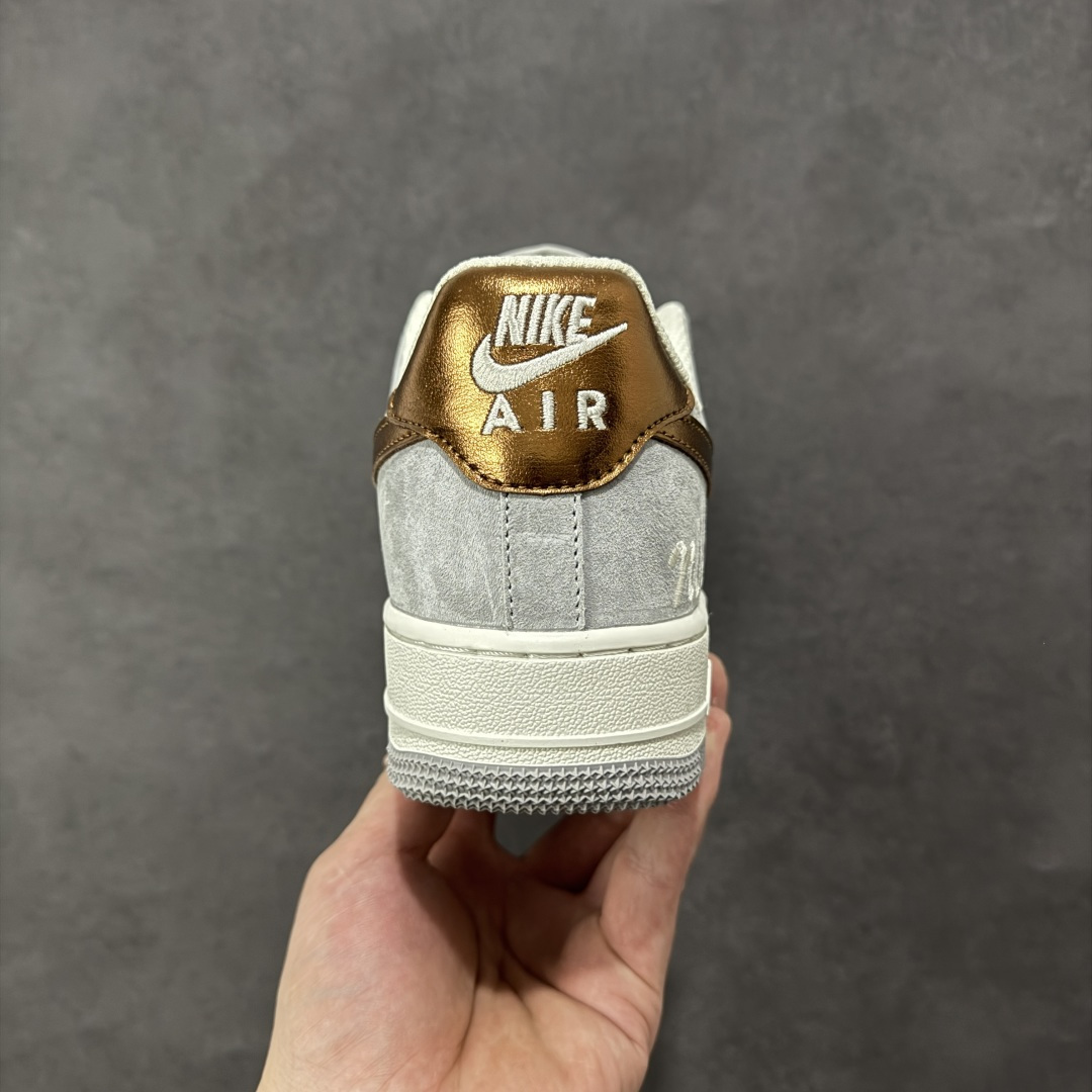 图片[4]-【定制版】NIke Air Force 1 \’07 Low 奶白灰金 空军一号低帮 运动鞋 休闲鞋 折边针车 工艺难度大 原楦头原纸板 高端定制鞋盒 原厂鞋底 超高清洁度 细节完美 货号：DV5477-007 尺码：36 36.5 37.5 38 38.5 39 40 40.5 41 42 42.5 43 44 44.5 45 编码：HXSB310320-选品中心