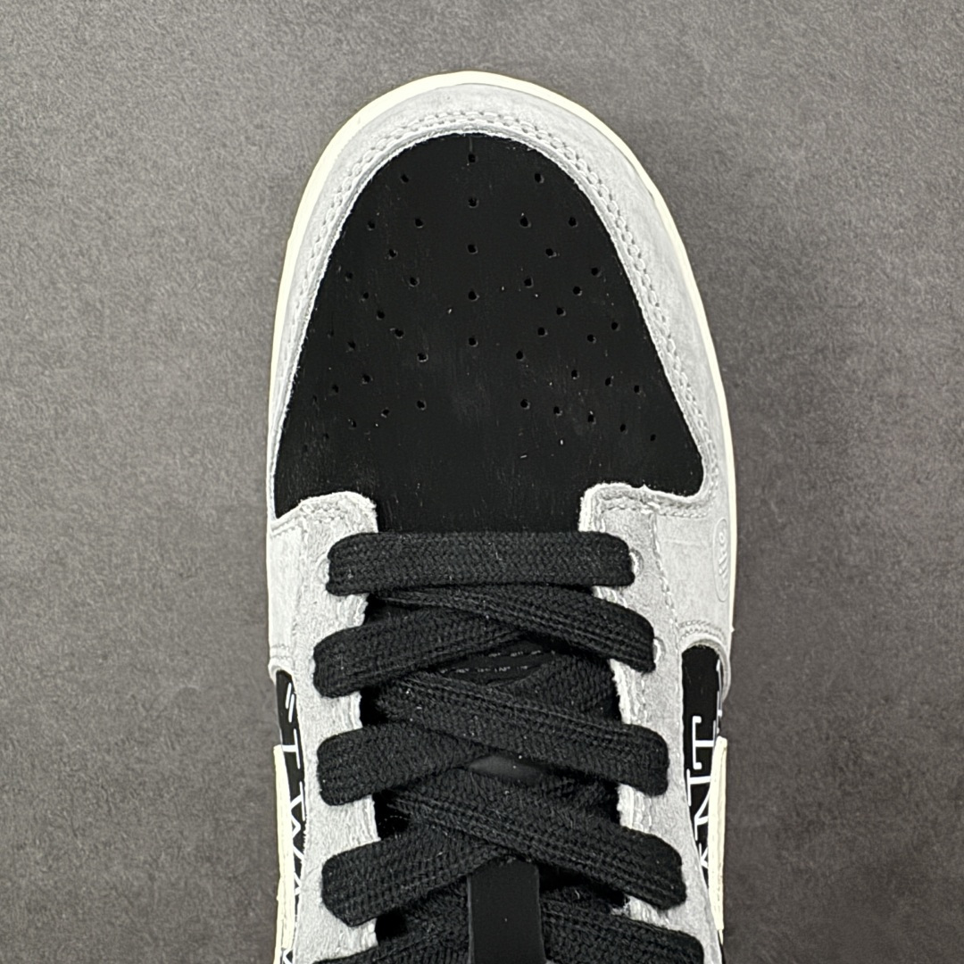 图片[8]-【定制版】Nike SB Dunk Low“ 迪奥联名—米灰黑猪八革” 周年高端定制 低帮休闲板鞋 定制鞋盒 大厂纯原品质出货 超高清洁度 皮料切割干净无任何毛边 细节完美 货号：DN3168-021 尺码： 36 36.5 37.5 38 38.5 39 40 40.5 41 42 42.5 43 44 44.5 45-选品中心