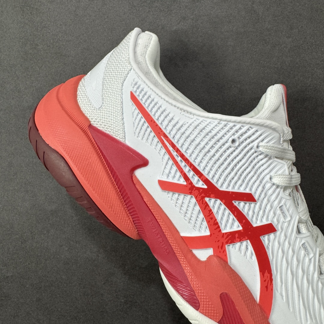 图片[6]-【公司级】Asics Court FF 3 Novak 织物合成革 防滑耐磨透气 低帮 网球鞋 COURT FF 3鞋面采用PU支撑裁片，提供了横向和纵向移动的灵活性的同时提升了足部移动时的稳定性；袜套式鞋口设计，提供很好的包裹性；分离式中足稳定片，改善扭转刚度，增加制动力和推进力；分离式后掌，增大触地面积之余，能够减少滑步耗时，降低身体负荷。 货号：1041A522-966 尺码：36-47 含半码 编码：FSB260270-选品中心