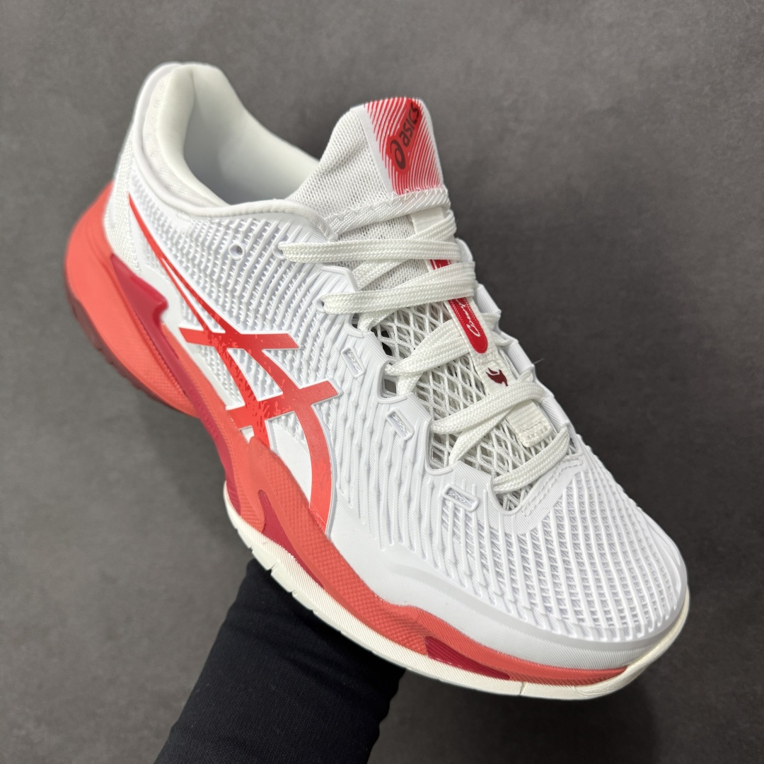 图片[3]-【公司级】Asics Court FF 3 Novak 织物合成革 防滑耐磨透气 低帮 网球鞋 COURT FF 3鞋面采用PU支撑裁片，提供了横向和纵向移动的灵活性的同时提升了足部移动时的稳定性；袜套式鞋口设计，提供很好的包裹性；分离式中足稳定片，改善扭转刚度，增加制动力和推进力；分离式后掌，增大触地面积之余，能够减少滑步耗时，降低身体负荷。 货号：1041A522-966 尺码：36-47 含半码 编码：FSB260270-选品中心