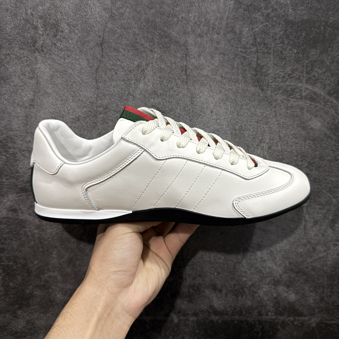 【莞产礼盒版】Gucci ss25 new arrival 情侣款gucci Shift系列全新上市 轻盈设计焕新诠释运动风尚。利落廓形更添自在本色， 行动间彰显精致质感。织带细节宛如一道延绵不绝的饰 带贯穿于整个设计，侧边缝线细节增添点睛之笔~ 水洗效果牛皮鞋面双色Tpu大底 尺码：36-45-选品中心