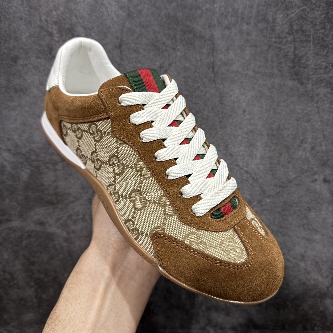 图片[3]-【莞产礼盒版】Gucci ss25 new arrival 情侣款gucci Shift系列全新上市 轻盈设计焕新诠释运动风尚。利落廓形更添自在本色， 行动间彰显精致质感。织带细节宛如一道延绵不绝的饰 带贯穿于整个设计，侧边缝线细节增添点睛之笔~ 水洗效果牛皮鞋面双色Tpu大底 尺码：36-45-选品中心