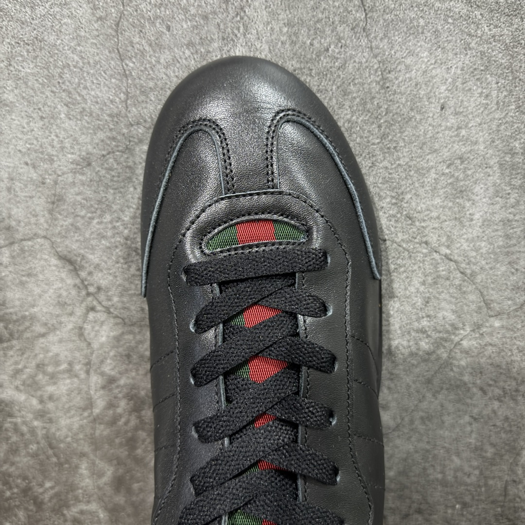 图片[5]-【莞产礼盒版】Gucci ss25 new arrival 情侣款gucci Shift系列全新上市 轻盈设计焕新诠释运动风尚。利落廓形更添自在本色， 行动间彰显精致质感。织带细节宛如一道延绵不绝的饰 带贯穿于整个设计，侧边缝线细节增添点睛之笔~ 水洗效果牛皮鞋面双色Tpu大底 尺码：36-45-选品中心