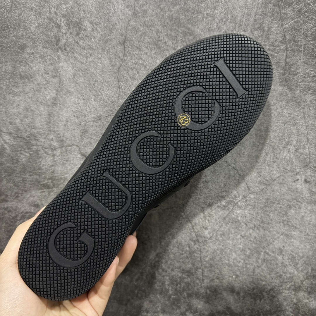 图片[9]-【莞产礼盒版】Gucci ss25 new arrival 情侣款gucci Shift系列全新上市 轻盈设计焕新诠释运动风尚。利落廓形更添自在本色， 行动间彰显精致质感。织带细节宛如一道延绵不绝的饰 带贯穿于整个设计，侧边缝线细节增添点睛之笔~ 水洗效果牛皮鞋面双色Tpu大底 尺码：36-45-选品中心