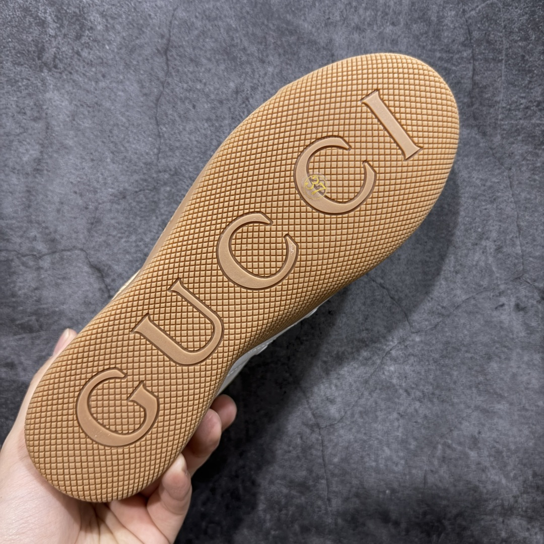 图片[9]-【莞产礼盒版】Gucci ss25 new arrival 情侣款gucci Shift系列全新上市 轻盈设计焕新诠释运动风尚。利落廓形更添自在本色， 行动间彰显精致质感。织带细节宛如一道延绵不绝的饰 带贯穿于整个设计，侧边缝线细节增添点睛之笔~ 水洗效果牛皮鞋面双色Tpu大底 尺码：36-45-选品中心
