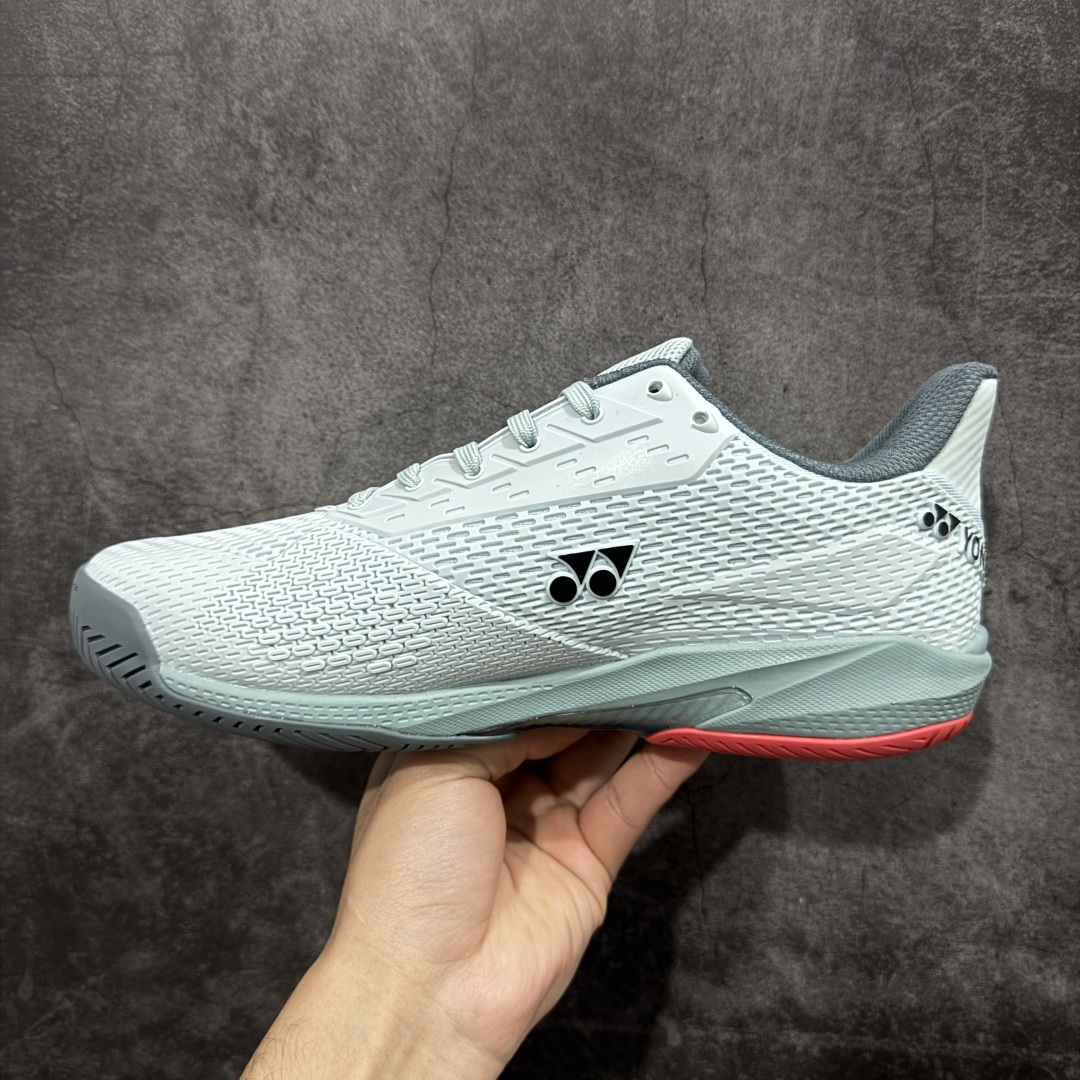 图片[2]-【纯原版】YONEX尤尼克斯 舒适 防滑耐磨 低帮 网球鞋 男女同款 平台充正版 细节材料一比一 真正好品质 可支持实战穿搭 尤尼克斯 （YONEX）成立时间1946年，总部地点是日本东京，是世界著名的羽毛球品牌。为了尽量满足不同使用需求，尤尼克斯研发了大量的型号的羽毛球用品。作为世界知名的羽拍专业制造商，尤尼克斯完全体现日本工艺的精益求精，羽拍牢牢占据世界第一的地位，同时网球拍也得到许多知名球星的喜爱 尺码：36 37.5 38 39.5 40 40.5 41 42 43 44 44.5 45-选品中心