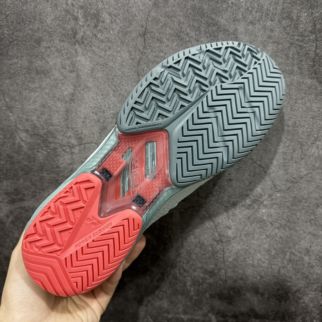 图片[9]-【纯原版】YONEX尤尼克斯 舒适 防滑耐磨 低帮 网球鞋 男女同款 平台充正版 细节材料一比一 真正好品质 可支持实战穿搭 尤尼克斯 （YONEX）成立时间1946年，总部地点是日本东京，是世界著名的羽毛球品牌。为了尽量满足不同使用需求，尤尼克斯研发了大量的型号的羽毛球用品。作为世界知名的羽拍专业制造商，尤尼克斯完全体现日本工艺的精益求精，羽拍牢牢占据世界第一的地位，同时网球拍也得到许多知名球星的喜爱 尺码：36 37.5 38 39.5 40 40.5 41 42 43 44 44.5 45-选品中心