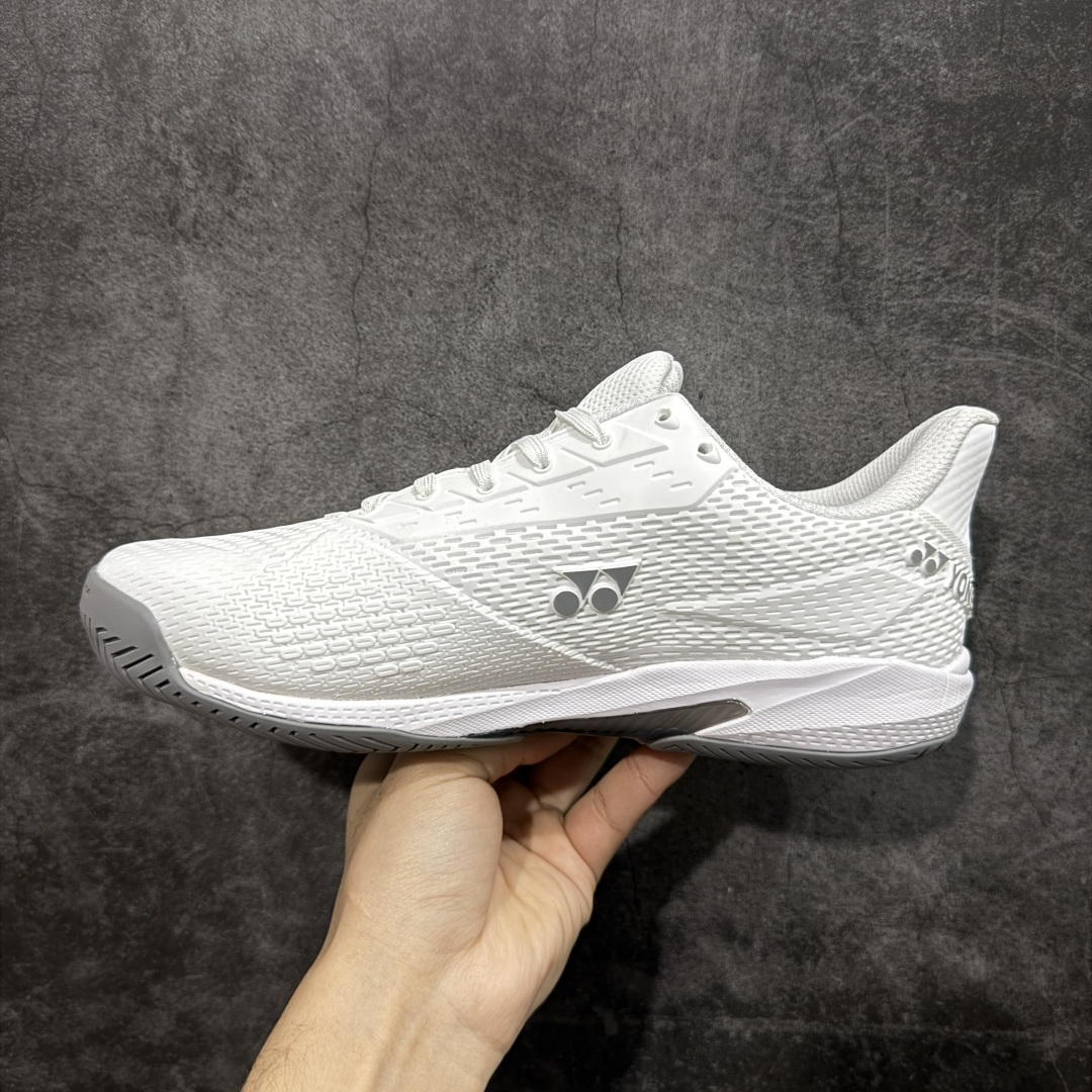 图片[2]-【纯原版】YONEX尤尼克斯 舒适 防滑耐磨 低帮 网球鞋 男女同款 平台充正版 细节材料一比一 真正好品质 可支持实战穿搭 尤尼克斯 （YONEX）成立时间1946年，总部地点是日本东京，是世界著名的羽毛球品牌。为了尽量满足不同使用需求，尤尼克斯研发了大量的型号的羽毛球用品。作为世界知名的羽拍专业制造商，尤尼克斯完全体现日本工艺的精益求精，羽拍牢牢占据世界第一的地位，同时网球拍也得到许多知名球星的喜爱 尺码：36 37.5 38 39.5 40 40.5 41 42 43 44 44.5 45-选品中心