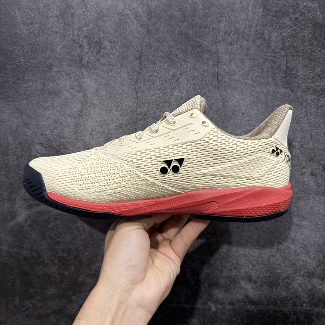 图片[2]-【纯原版】YONEX尤尼克斯 舒适 防滑耐磨 低帮 网球鞋 男女同款 平台充正版 细节材料一比一 真正好品质 可支持实战穿搭 尤尼克斯 （YONEX）成立时间1946年，总部地点是日本东京，是世界著名的羽毛球品牌。为了尽量满足不同使用需求，尤尼克斯研发了大量的型号的羽毛球用品。作为世界知名的羽拍专业制造商，尤尼克斯完全体现日本工艺的精益求精，羽拍牢牢占据世界第一的地位，同时网球拍也得到许多知名球星的喜爱 尺码：36 37.5 38 39.5 40 40.5 41 42 43 44 44.5 45-选品中心