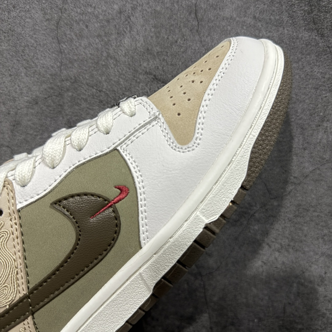 图片[6]-【XC礼盒版】Nike Dunk Pegasus Pack CNY \”马年限定\” 舒适贴合 低帮 板鞋 男女同款 米褐色 米棕配色+敦煌飞马暗纹刺绣，红勾+马蹄金属扣戳中细节控，鞋垫还藏《天马赋》篆字，国潮味儿直接拉满！ 货号： IQ1118-220 尺码：35-46-选品中心