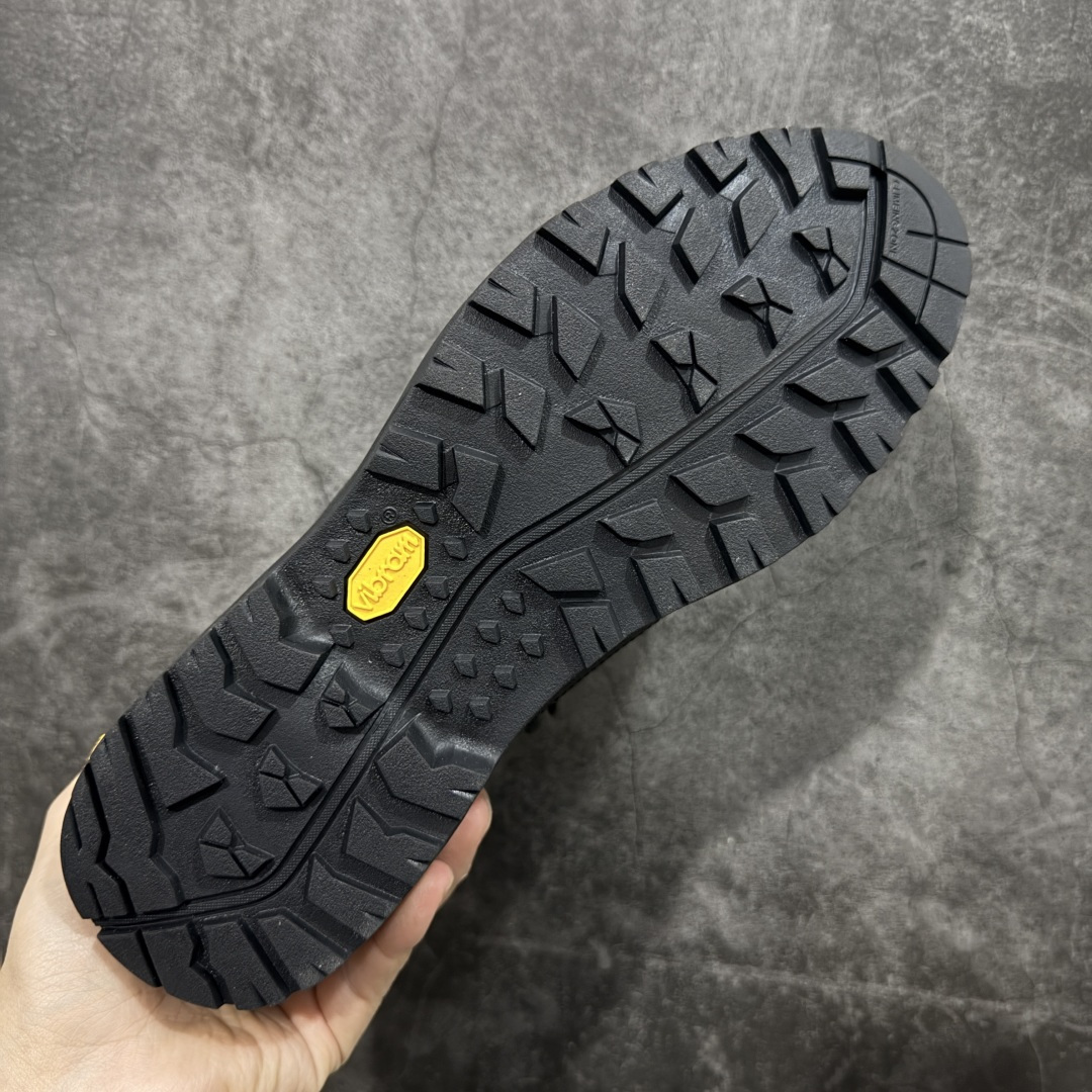 图片[9]-【莞产版本】TNF北面THE NORTH FACE Verto Alpine GORE-TEX® Boots 中帮 舒适 防滑耐磨 低帮 生活休闲鞋 男款 鞋底采用Vibram黄金大底 专门为鞋底设计的橡胶以出色的耐磨性 良好的防滑性或得不少户外运动爱好者的喜欢 专业户外登山品牌（北面）The North Face自1966年创立，由两位热爱登山徒步的年轻登山者于美西旧金山开创，不断透过研发与创新，并且将最先进的技术结合在服装与鞋款设计，生产多种外型帅气且专业能力非常强的户外运动装备而备受欢迎 尺码：40 41 42 43 44 45-选品中心